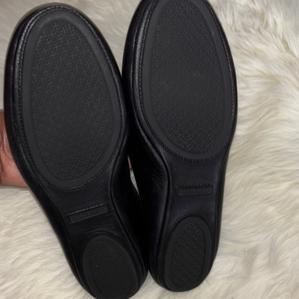 Tory Burch Black Leather Logo Disc Ballet Flats - Picture 8 of 9